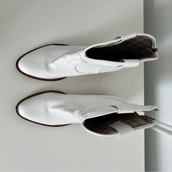 ARider Girl White Western Booties Size 10 Snakeskin Textured Cowboy Ankle Boots - Picture 8 of 10